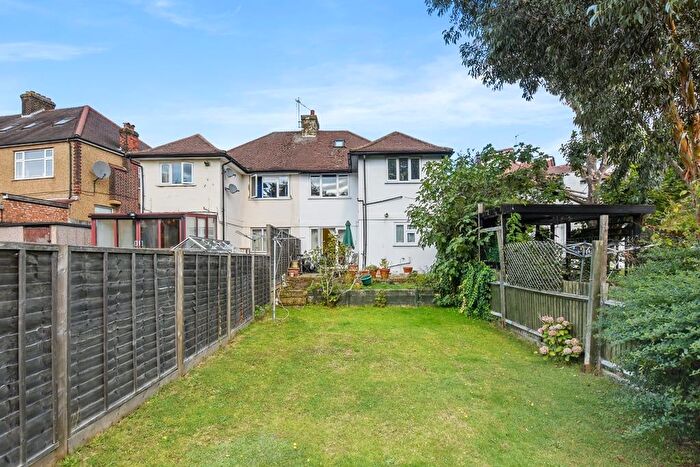 2 Bedroom Maisonette For Sale In Lovat Close, London, NW2