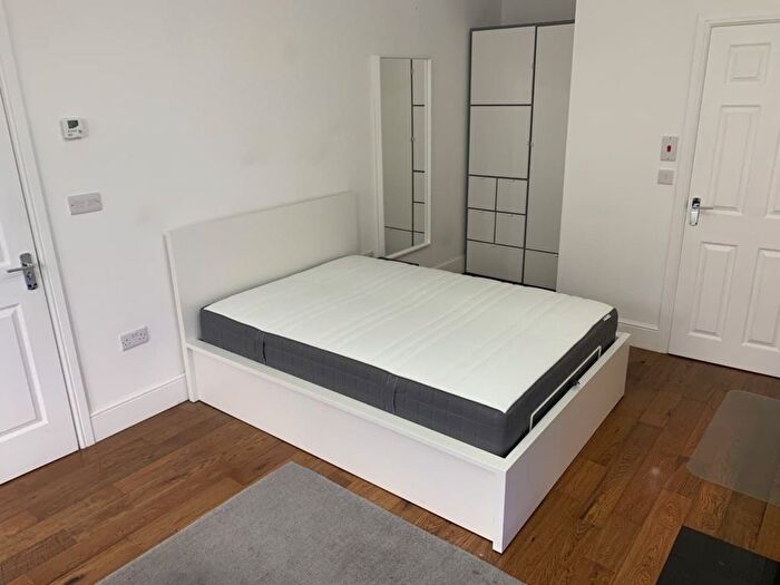 1 Bedroom Studio To Rent In Kelso Road, Leeds, LS2