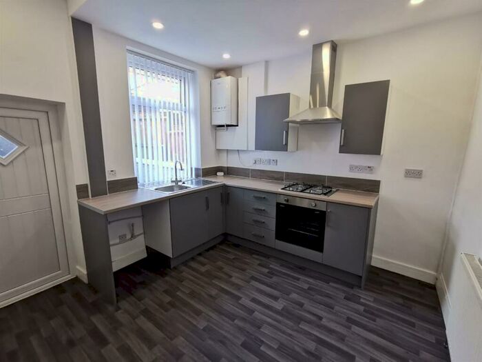 2 Bedroom Property To Rent In Quail Street, Oldham, OL4