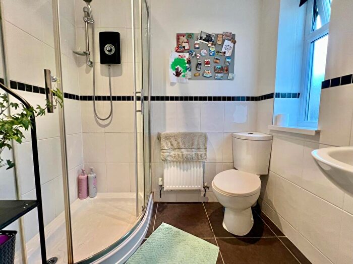 3 Bedroom Semi-Detached House For Sale In Heol-Y-Bardd, Bridgend County Borough, CF31 - Photo 12