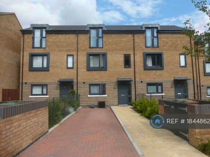 4 Bedroom Terraced House To Rent In Sterling Road, Bexleyheath, DA7