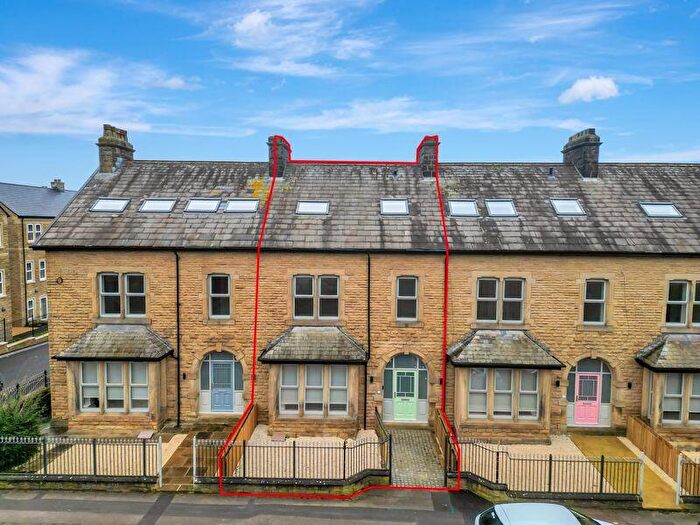 5 Bedroom Terraced House For Sale In Richmond Terrace, Guiseley, LS20