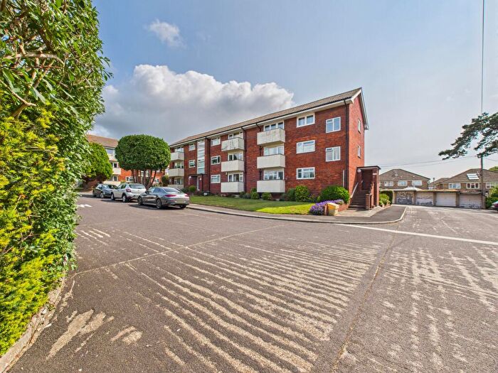 2 Bedroom Flat To Rent In East Lodge Park, Farlington, Portsmouth, PO6