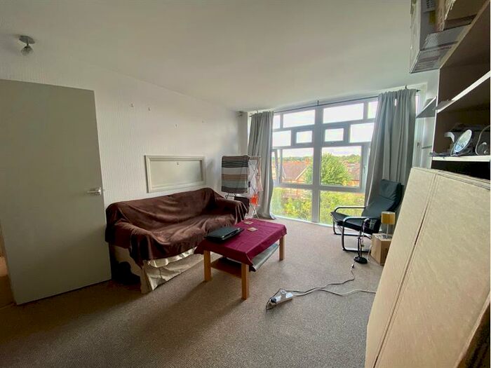 2 Bedroom Flat To Rent In Alexandra Road, Reading, RG1