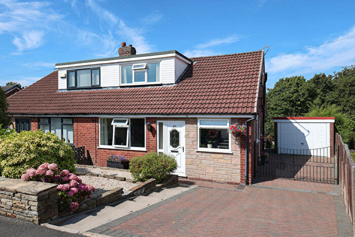 2 Bedroom Semi-Detached Bungalow For Sale In Heights Avenue, Rochdale, OL12