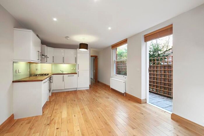 2 Bedroom Flat To Rent In Hillfield Road, West Hampstead, NW6