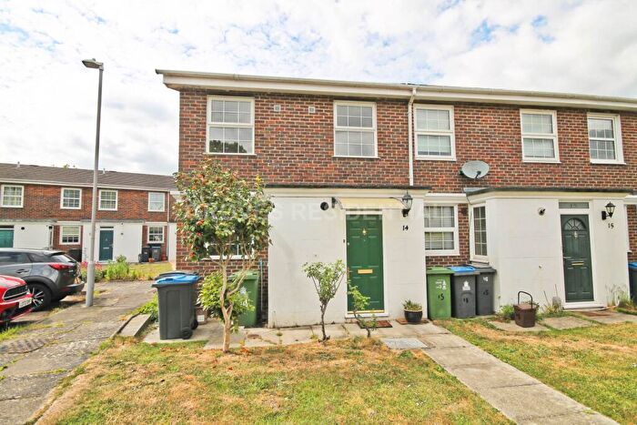 3 Bedroom End Of Terrace House To Rent In Spinney Close, New Malden, KT3
