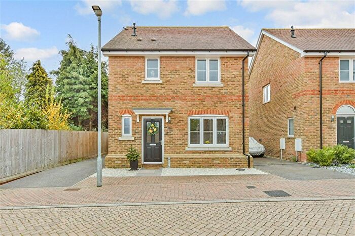 3 Bedroom Detached House For Sale In Pemberton Rise, Bapchild, Sittingbourne, Kent, ME9