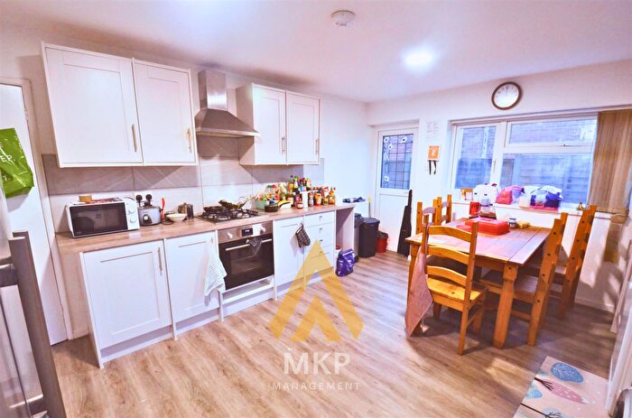 5 Bedroom End Of Terrace House To Rent In Gibbins Road Selly Oak, B29