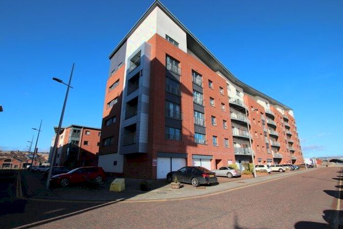 2 Bedroom Flat To Rent In Gourlay Yard, Dundee, DD1