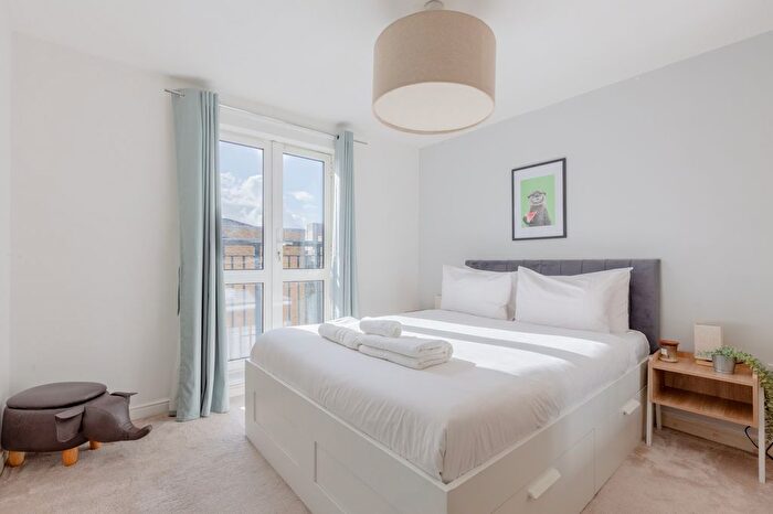 2 Bedroom Flat To Rent In Candle Street, London, E1