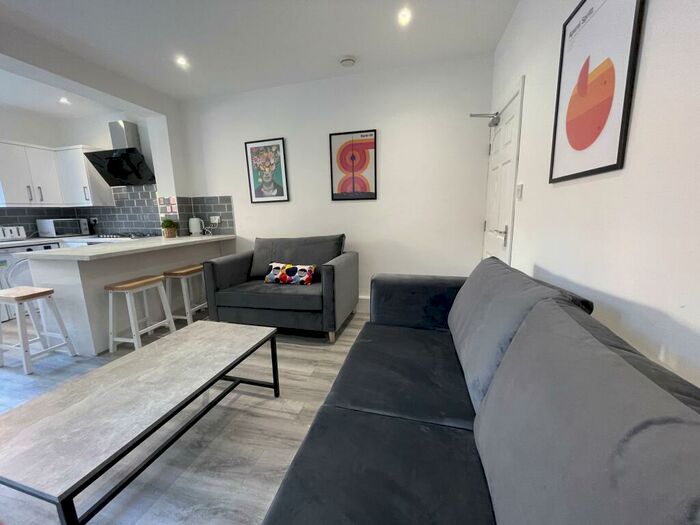 6 Bedroom House To Rent In Langdale Road, L15