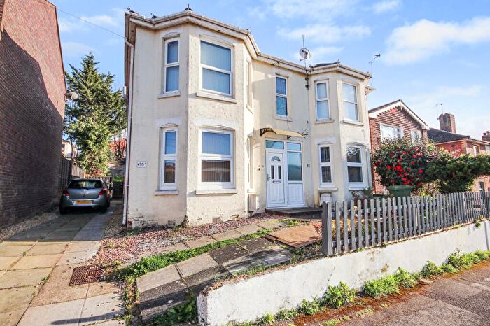 2 Bedroom Flat For Sale In Glen Road, Woolston, SO19