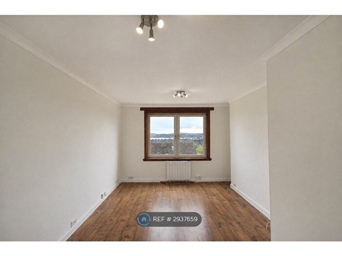 3 Bedroom Flat To Rent In Pentland Crescent, Dundee, DD2