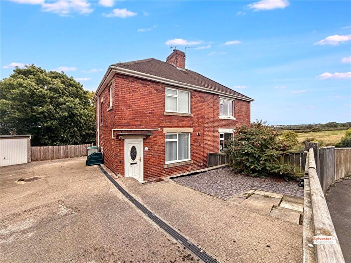 3 Bedroom Semi-Detached House For Sale In Woodside Grove, Tantobie, DH9