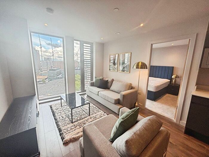 2 Bedroom Flat To Rent In Embankment Exchange, Greenagate, Salford, M3