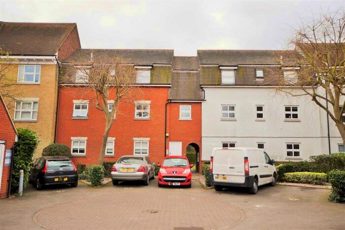2 Bedroom Flat To Rent In South Woodham Ferrers **Online Enquiries Only**, CM3