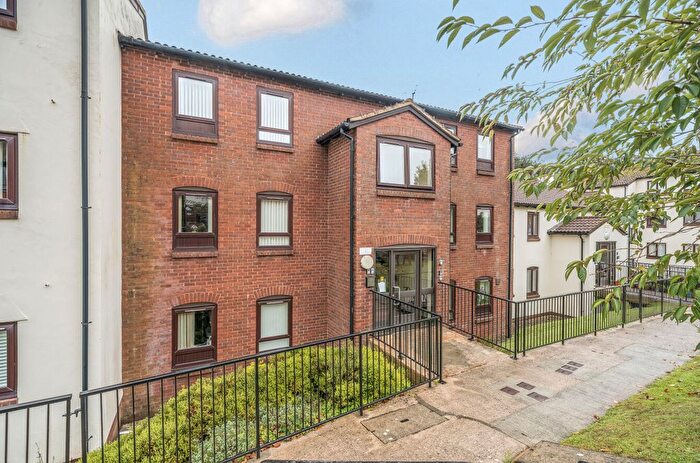 2 Bedroom Flat For Sale In Pebble Court, Paignton, Torbay, TQ4