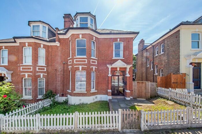 4 Bedroom Flat To Rent In Alexandra Drive, London, SE19