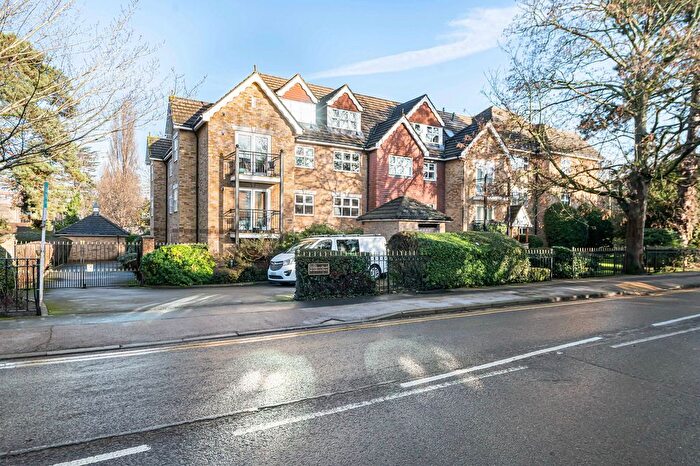 2 Bedroom Flat For Sale In Albemarle Road, Beckenham, BR3