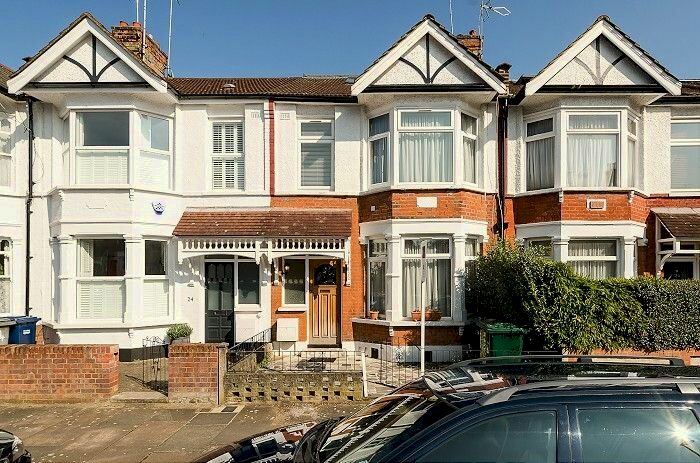 4 Bedroom Flat To Rent In Lankaster Gardens, N2