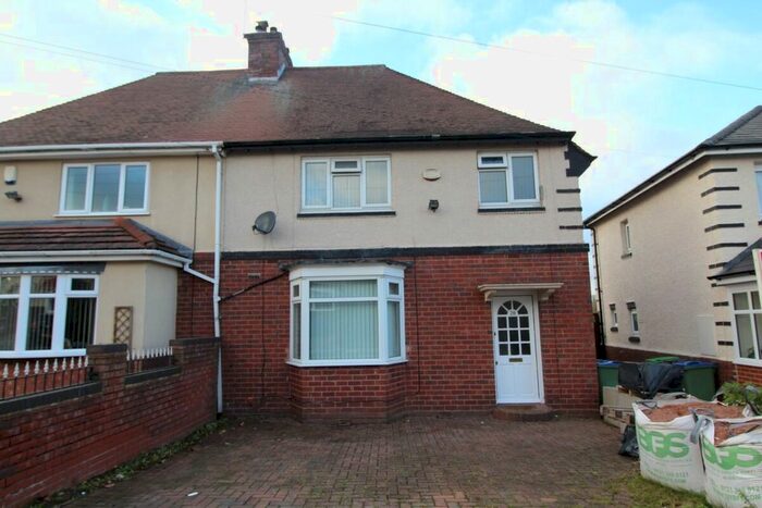 3 Bedroom Semi-Detached House To Rent In Abbey Crescent, Oldbury B68
