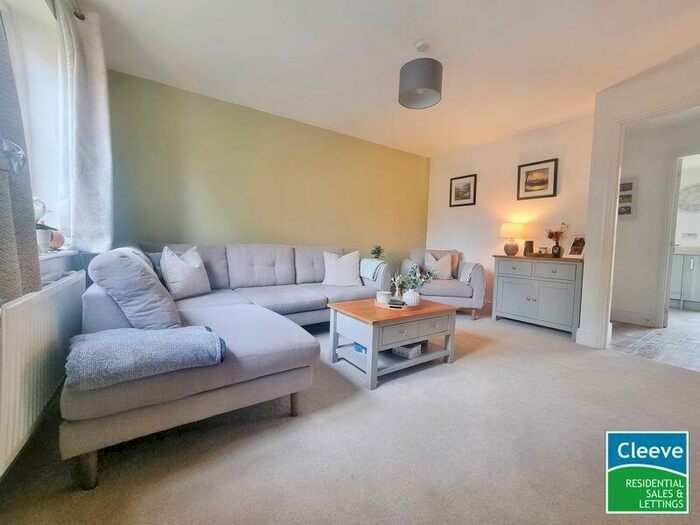 3 Bedroom Semi-Detached House For Sale In Brunel Drive, Gotherington, GL52