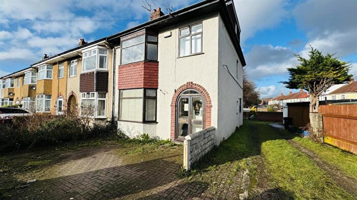 5 Bedroom End Of Terrace House To Rent In Elm Park, Filton, Bristol, BS34