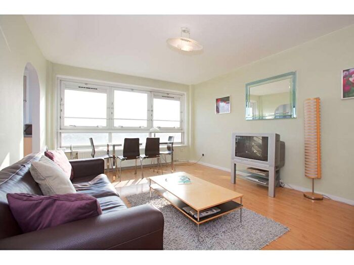2 Bedroom Flat To Rent In Penfield House, York Way, N7