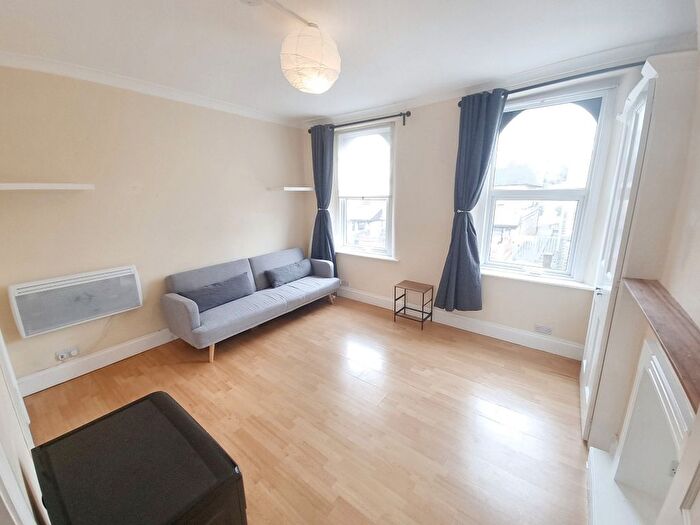 Studio To Rent In Langthorne Road, Leytonstone, E11