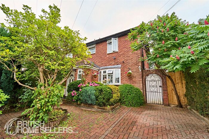 3 Bedroom End Terrace House For Sale In Elmwood Avenue, Borehamwood, Hertfordshire, WD6