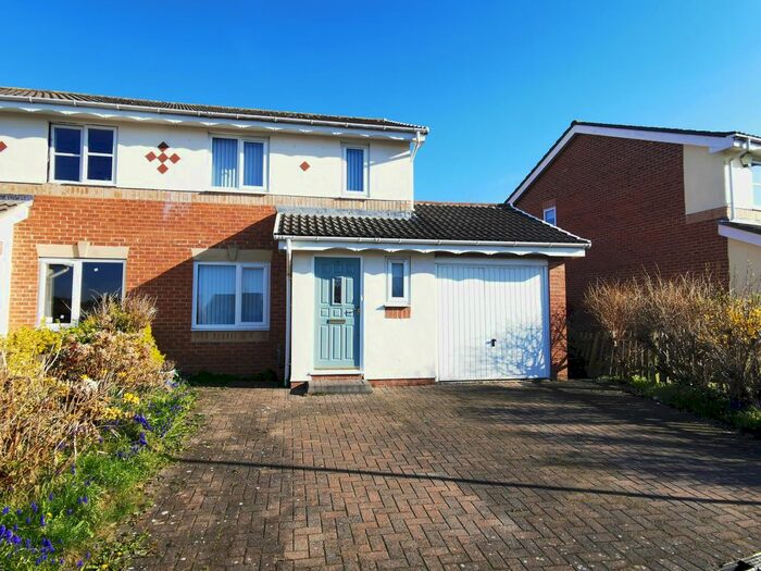 3 Bedroom Semi-Detached House To Rent In Woodlea, Forest Hall, Newcastle Upon Tyne, NE12
