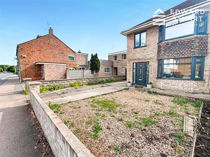 3 Bedroom Semi-Detached House For Sale In Lincoln Road, Peterborough, Cambridgeshire, PE4