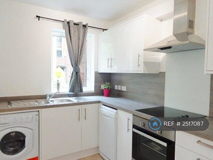 1 Bedroom Flat To Rent In Pottersfield, Enfield, EN1