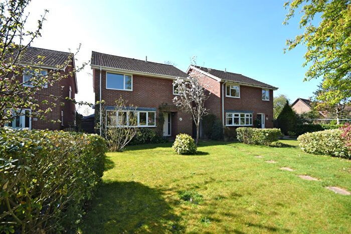 4 Bedroom Detached House To Rent In Brook Gardens, Emsworth, Hampshire, PO10