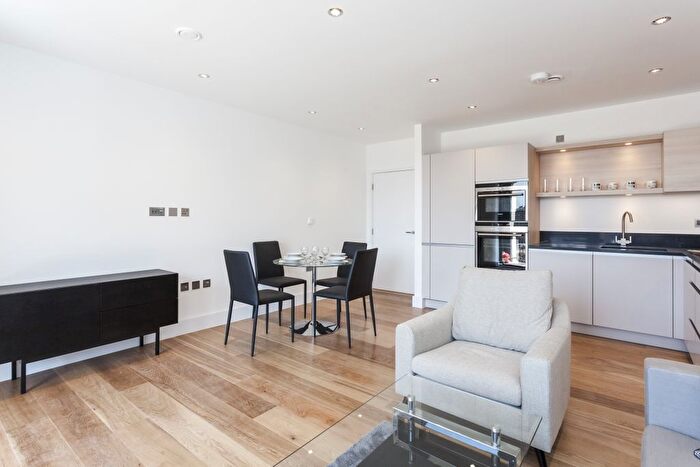2 Bedroom Flat To Rent In Faraday Road, London, W10