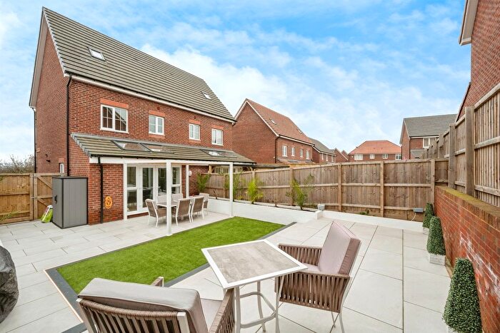 3 Bedroom Semi-Detached House For Sale In Woodlark Walk, Goldthorpe, Rotherham, S63
