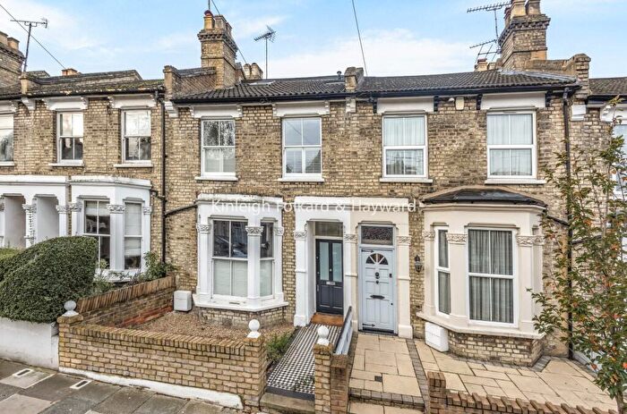 4 Bedroom House For Sale In Glenthorne Road, London, N11