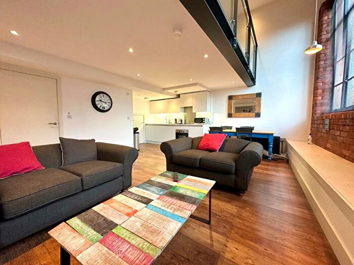1 Bedroom Flat To Rent In Crispin Lofts, New York Road, Leeds, West Yorkshire, LS2