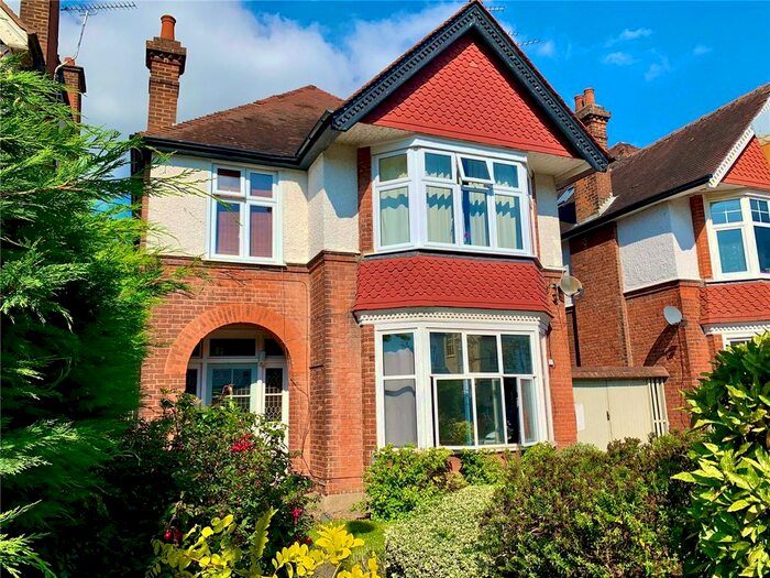 Studio To Rent In Effingham Road, Long Ditton, Surbiton, KT6