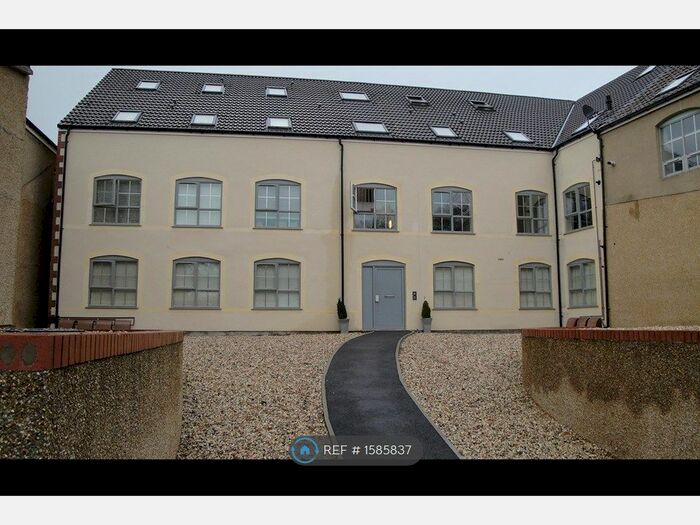 2 Bedroom Flat To Rent In Fountain Mill, Bristol, BS5