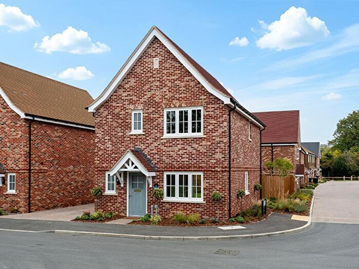 3 Bedroom Detached House For Sale In Little Green Lane, Croxley Green, Rickmansworth, WD3