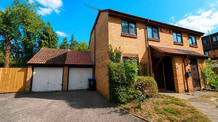 3 Bedroom Semi-detached House For Sale In Bull Stag Green, Hatfield, AL9