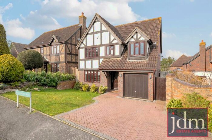 4 Bedroom Detached House To Rent In Beechwood Rise, Chislehurst, BR7
