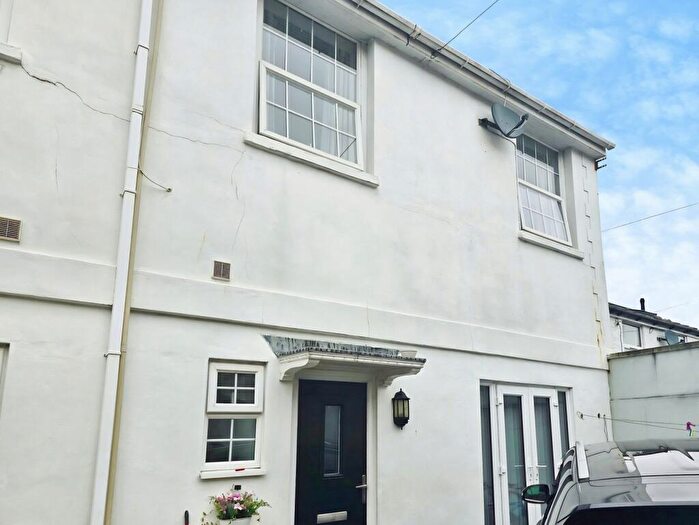 3 Bedroom Semi-Detached House To Rent In Tideswell Road, Eastbourne, BN21