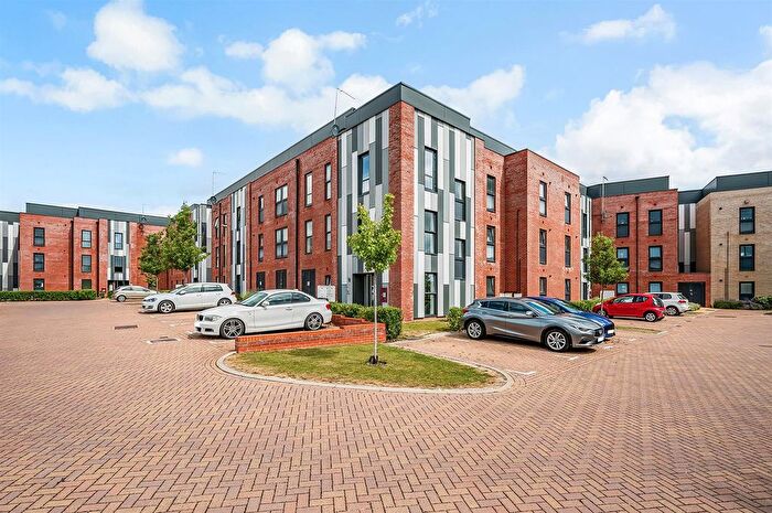 1 Bedroom Flat For Sale In Cashmere Drive, Andover, SP11