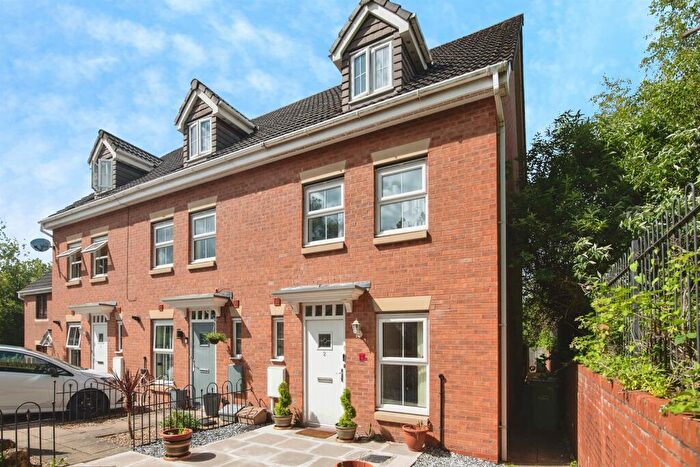3 Bedroom Semi-Detached House For Sale In Bague Walk, Brierley Hill, DY5