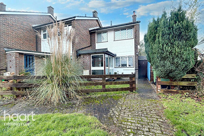 2 Bedroom End Of Terrace House For Sale In Luxted Road, Orpington, BR6