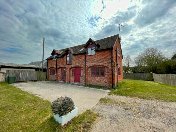 3 Bedroom Detached House To Rent In Lambourn Road, Woodspeen, Newbury, RG20