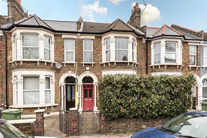 2 Bedroom Flat To Rent In Hither Green Lane, London, SE13